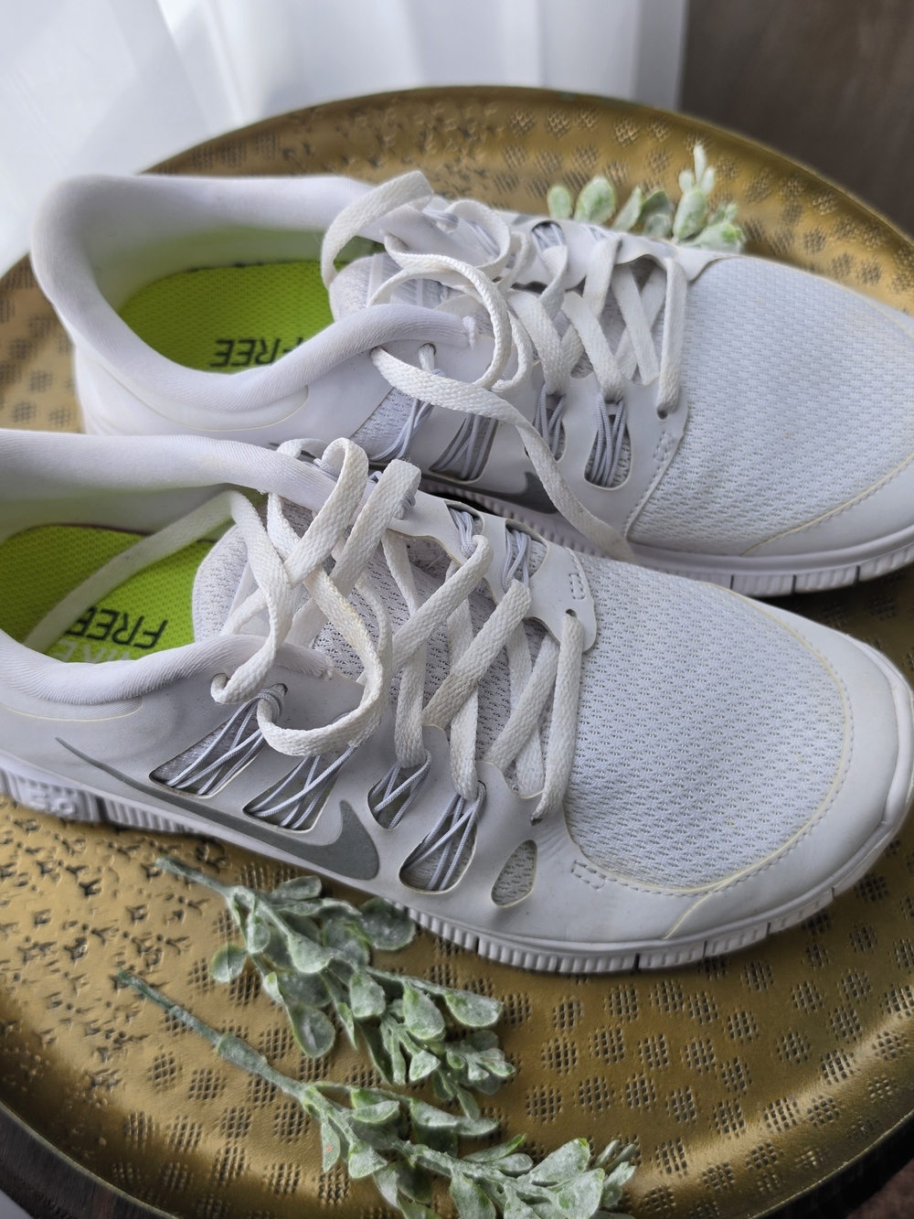 Women's Nike White Mesh Lace-Up Training Sneakers, Size 8